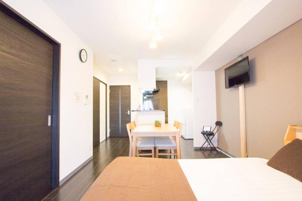 ようこそ札幌へ! 大通公園まで地下鉄10分 定員6名 Firetv完備 1階はセコマ Appartement Buitenkant foto